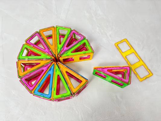 Das Geburtstagsgeschenk, auf das Kinder von 3 bis 8 Jahren wirklich warten – Condis Magnetbausteine - Condistoys